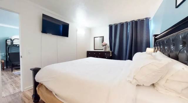 Krystal Villas East 312 Quaint and Cozy, Great Value for your Mammoth Getaway by RedAwning, Varaa Huoneisto Mammoth Lakes Mammoth
