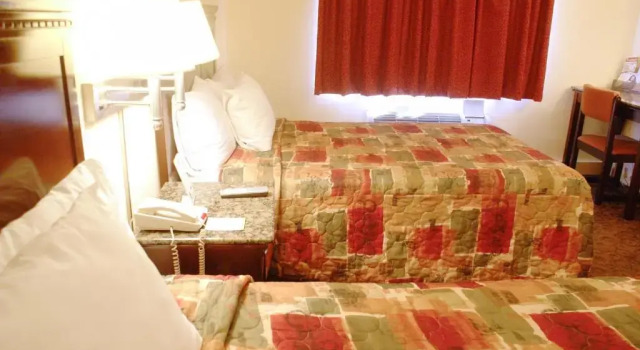 Четырёхместный номер Standard Knights Inn Phildelphia