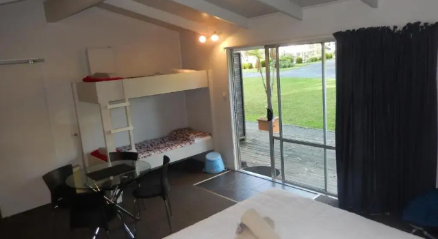 Четырёхместная студия Bay of Islands Holiday Park
