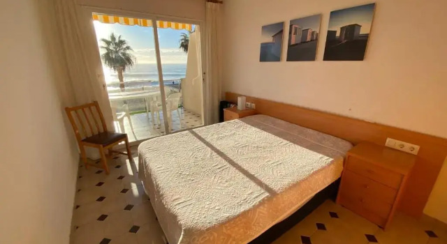Valentina Platja, Rezervați Hotel Hoteluri în Calonge cu parcare, Parcare