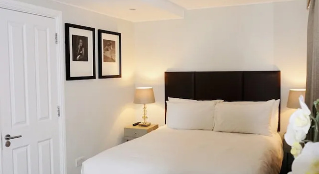 Семейный номер Standard с 2 комнатами The Tophams Hotel