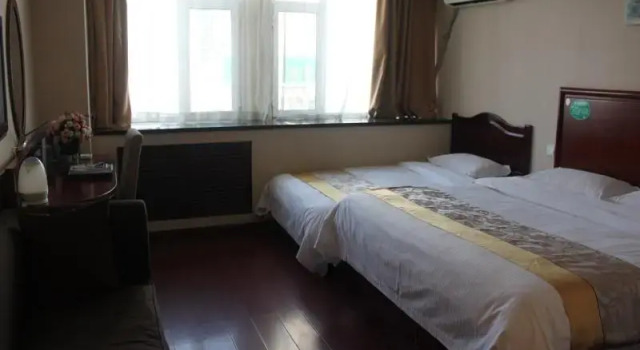 Семейный номер Standard GreenTree Inn Qinghuangdao Sun City Hotel