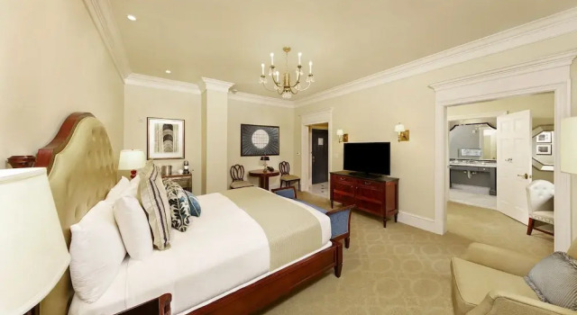 Двухместный номер Grand Premier The Jefferson Hotel