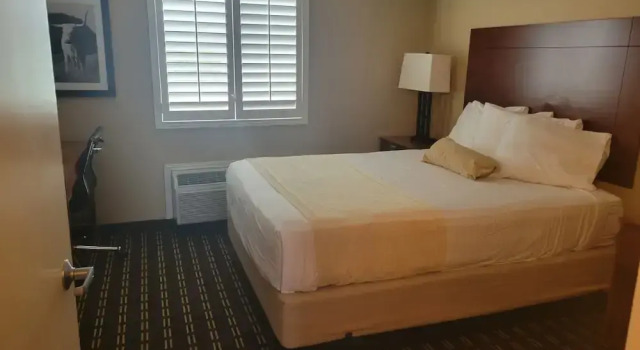 Standard Zimmer Cotulla Whitten Inn