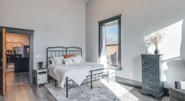 Florence Vacation Rental w/ Rooftop Deck!, Rezervați Hotel Florence Colorado