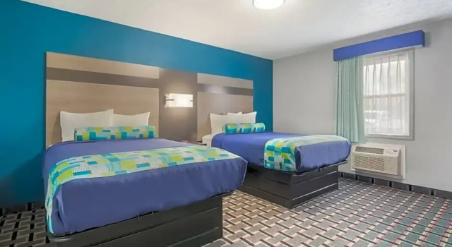 Люкс Deluxe Knights Inn and Suites Salem