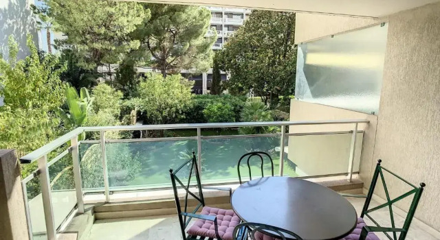 Студия с видом на сад Appartements de Standing Cannes Centre