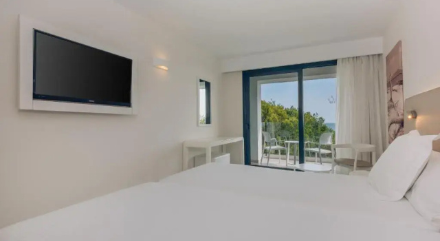 Двухместный номер Standard с видом на сад Iberostar Waves Cala Millor