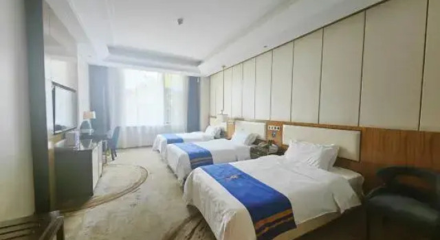 Кровать в общем номере (женский номер) Super 8 Collection Hotel (Beijing Daxing Airport Huangcun West Street Subway Station)