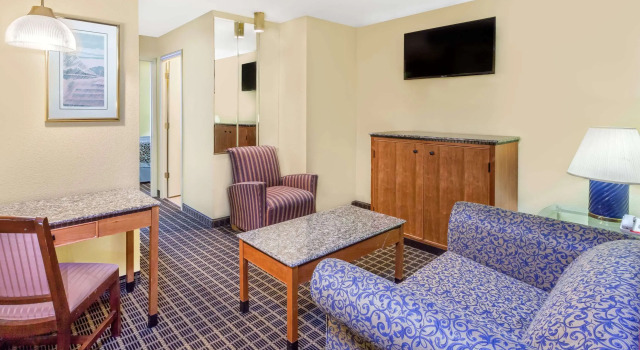 Days Inn & Suites by Wyndham Kalamazoo, Rezerwuj Hotel Hotele w Kalamazoo ze śniadaniem, Śniadanie