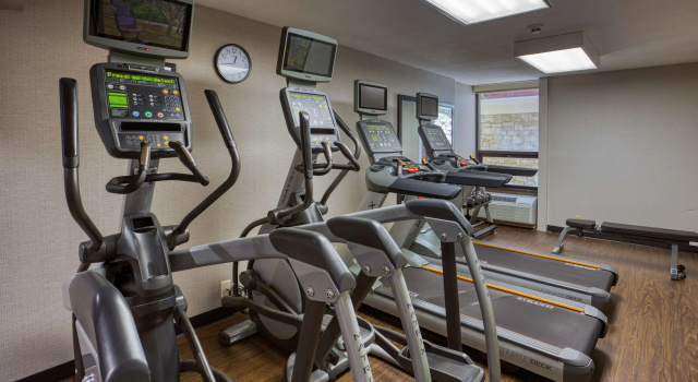 Drury Inn & Suites St. Louis - Fairview Heights, Book Hotel Fairview Heights 