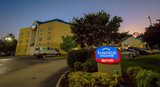 Fairfield Inn & Suites Knoxville / East, Boek Hotel Hotels in Tennessee met parkeren, Parkeren