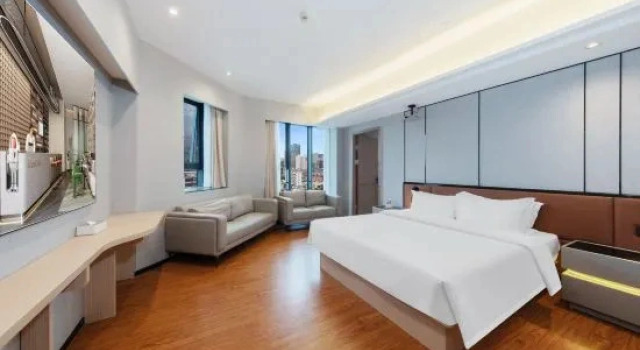 Люкс Executive E-Dragon Hotel-500meters to BeijingRoad STN-Grand Buddha Monastery-Sacred Heart Cathedral