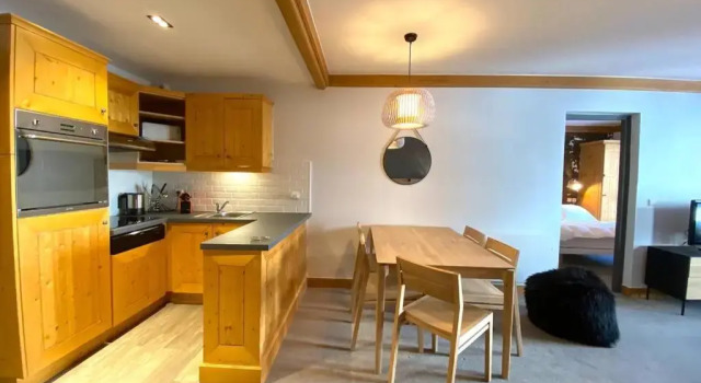 Апартаменты LE CRYTAL 1950 - ARC 1950 Luxury Renovated Premium Apartment - 2 Bedrooms