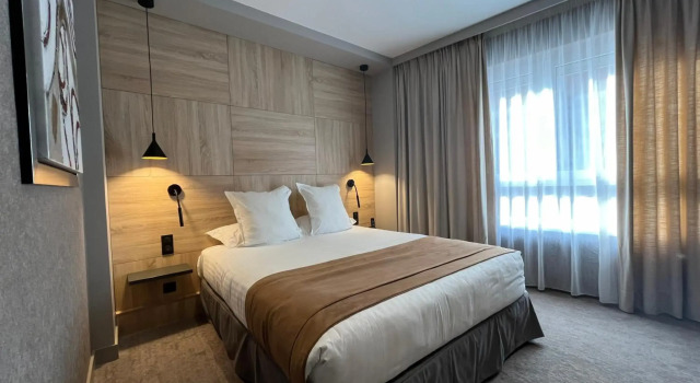 Отель LOGIS Hôtel Borel