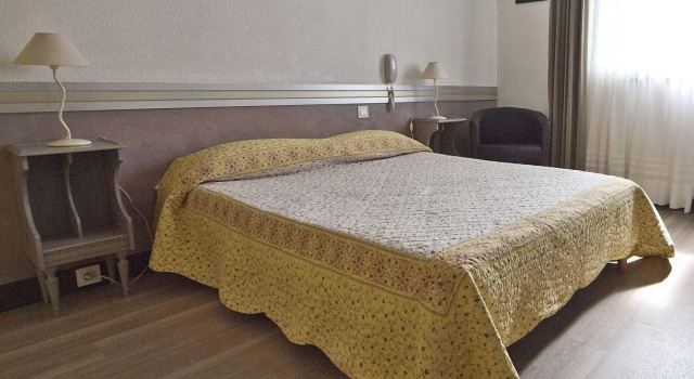 Hotel Les Oliviers, Забронировать Отель Отели Файанс 3 звезды, 3*