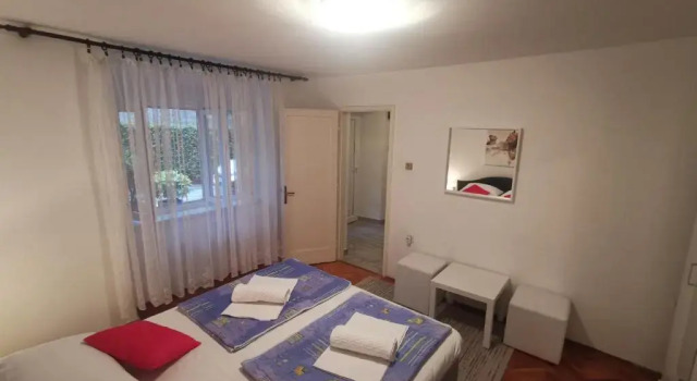 Apartment Dino, Забронировать Апартаменты/квартира Отели Приморско-Горанской жупания с парковкой, Парковка