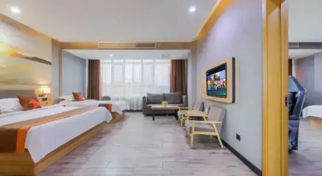 Пятиместный люкс Deluxe Zhangye Danxia Tianyu Yododo Inn
