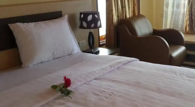 Mas Cottages, Book Hotel Tuk Tuk 