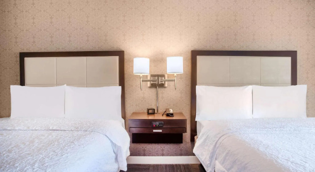 Четырёхместный номер Standard Hampton Inn Rochester Penfield, Ny