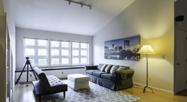 Tremont Townhouse, Забронировать Отель Отели Кливленда с парковкой, рядом с Оружейная палата Cleveland Gray, Парковка