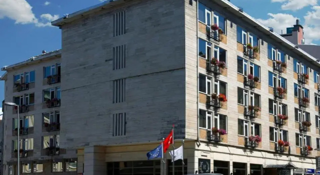 Кровать в общем номере Hotel Buyuk Keban