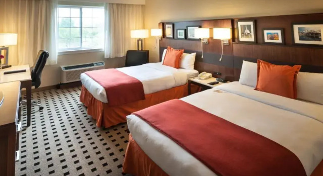 Четырёхместный номер Standard Penn Harris Hotel Harrisburg, Trademark by Wyndham