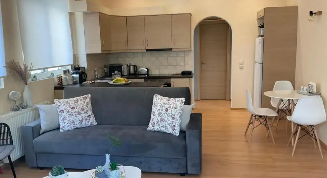 Апартаменты Elegant Glyfada Apartment-private Garden-Near METRO