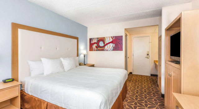 Days Inn by Wyndham Syracuse, Buchen Sie Hotel East Syracuse Finger Lakes