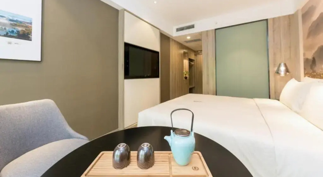 Двухместный номер Standard Atour Hotel Hongyadong Riverside Chongqing