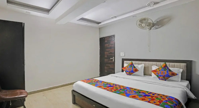 Номер Deluxe FabHotel Stay Inn I