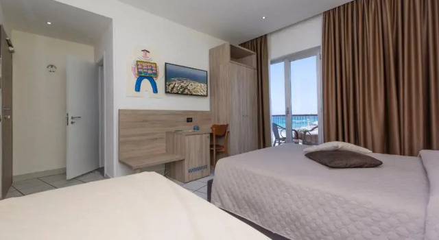 Четырёхместный номер Standard с видом на море Hotel Da Romano