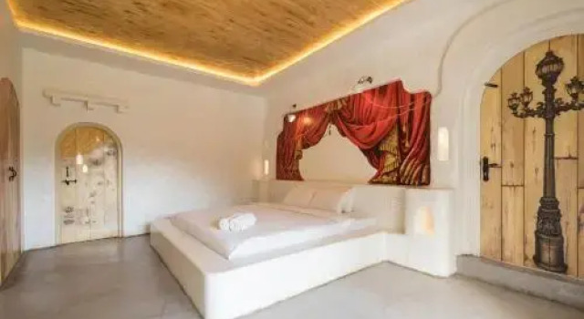 SaffronStays Casa Blanca, Забронировать Отель Отели штата Махараштры с бассейном, Бассейн