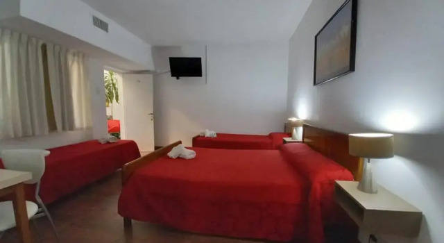 Четырёхместный номер Standard Hotel San Carlos