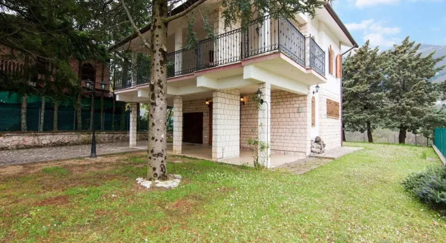 Коттедж Holiday Home in Sarnano Near Sibillini Mountains