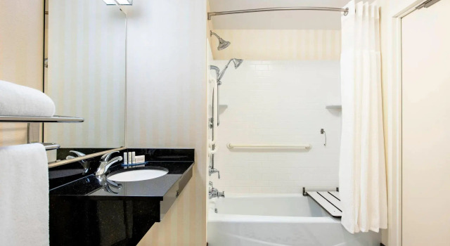 Четырёхместный номер Standard Fairfield Inn & Suites by Marriott Winnipeg