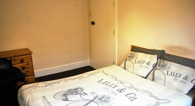 Birmingham Guest House 09