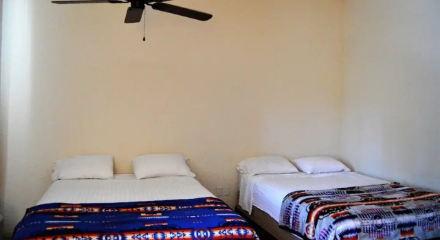 Четырёхместный номер Standard Holly Inn Suites