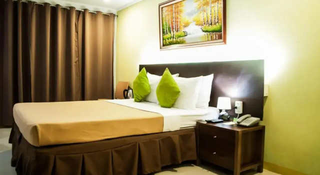 Двухместный номер Deluxe Seasons Hotel and Convention Center