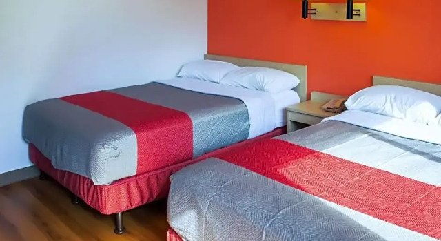 Номер Deluxe Motel 6-Porterville, CA