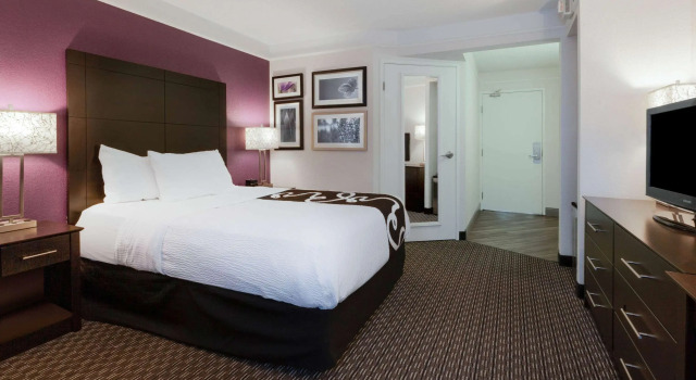 La Quinta Inn & Suites by Wyndham Detroit Utica