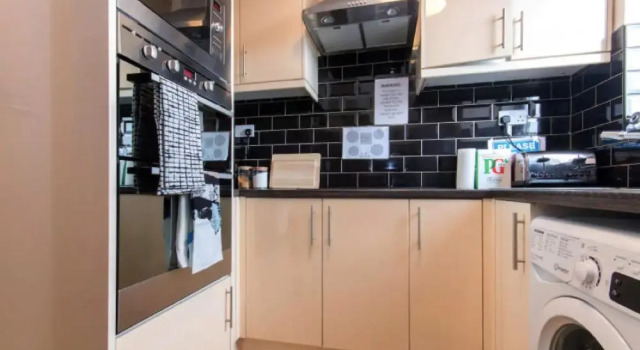 406 Harrow Rooms by Everywhere to Sleep London, Забронировать Отель «постель и завтрак» Харроу Лондон, рядом с The Reel Poster Gallery