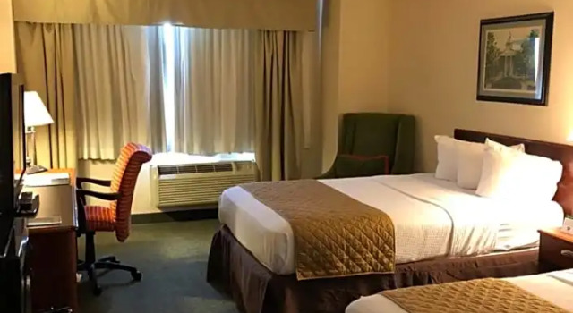Двухместный полулюкс Capital Plaza Hotel - Undergoing Renovations