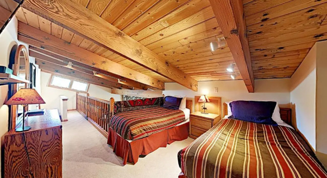 Timberline Condominiums 2 Bedroom Loft 3 Bath Deluxe Unit B3H, Забронировать Дом для отпуска Сноумасс-Виллидж Горнолыжный курорт Аспен-Сноумас, рядом с Sheer Bliss