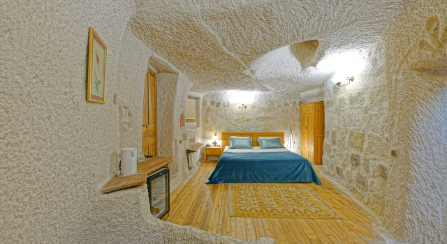 La Casa Cave