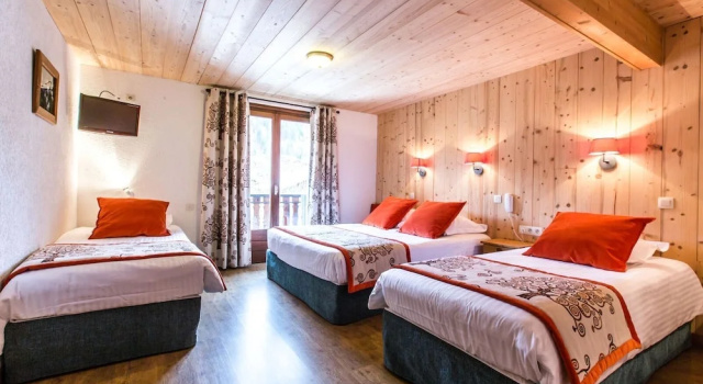 Семейный номер Standard с балконом Hotel Les Bruyères