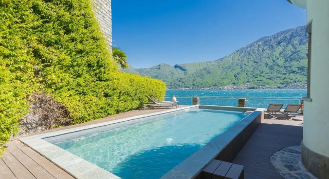 Коттедж Villa Bianca - Front Lake Pool