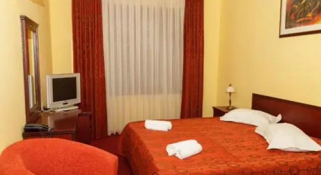 Hotel Elyon, Varaa Hotelli  