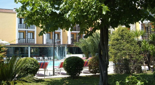 Hotel River Park