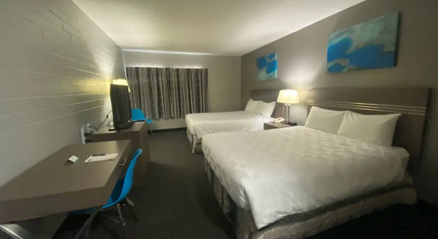 Двухместный номер Standard Travelodge by Wyndham Grande Prairie